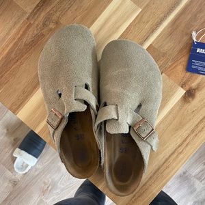 Birkenstock Boston clog in taupe